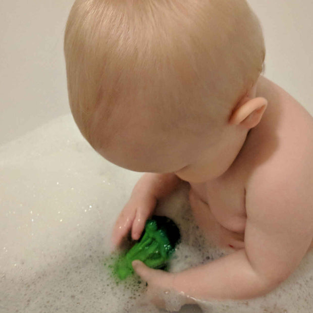 Oli & Carol Brucy The Broccoli Teether & Bath Toy Top Tip